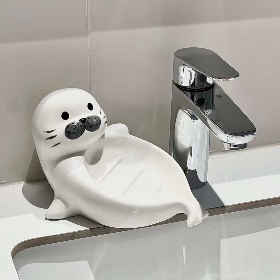 Cute cartoon seal ceramic soap - Soap Making Box 评论和价格